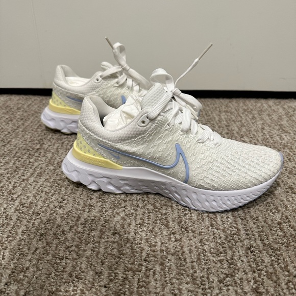 Nike React Infinity 3 - Picture 1 of 5